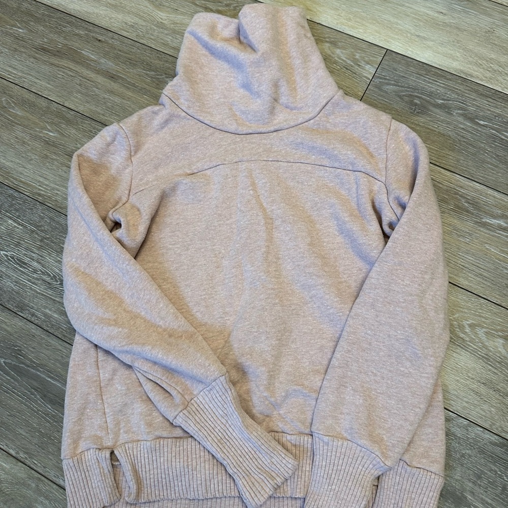ALO Yoga Women's Sweater in Light Pink